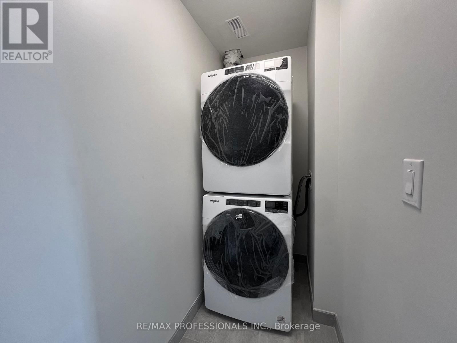 120 - 62 DIXFIELD DRIVE Image 12