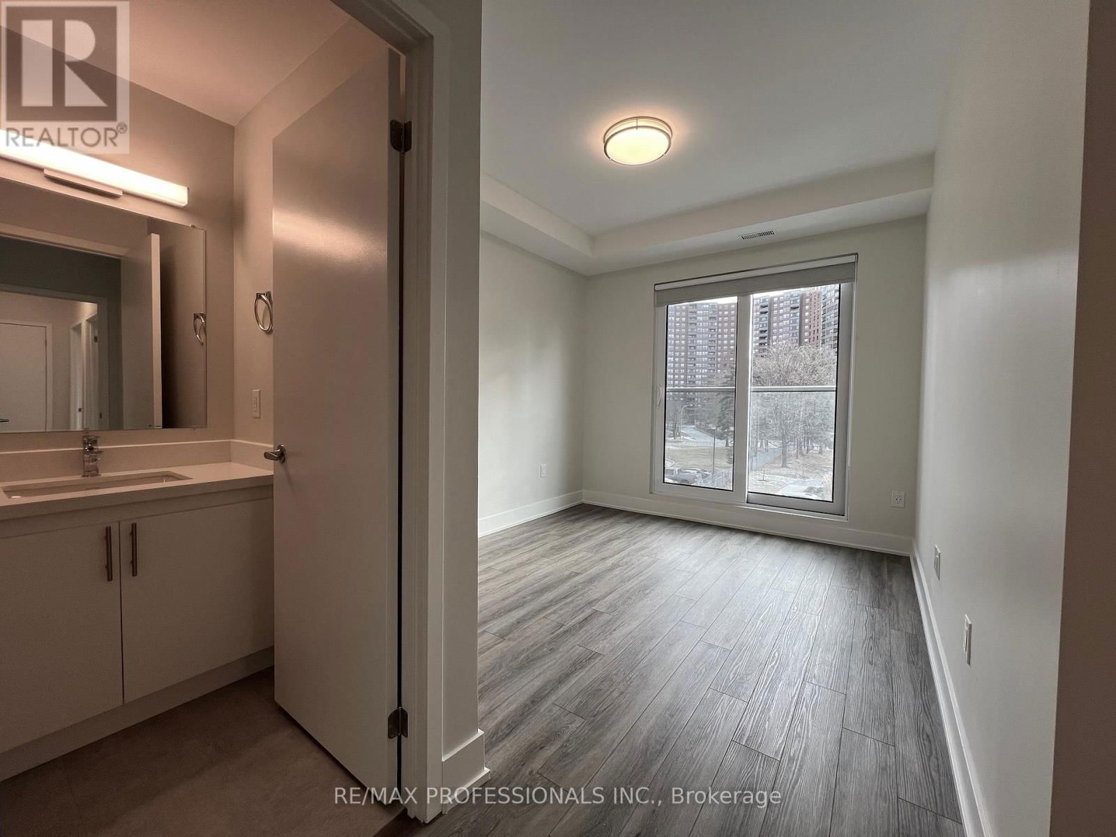 120 - 62 DIXFIELD DRIVE Image 21