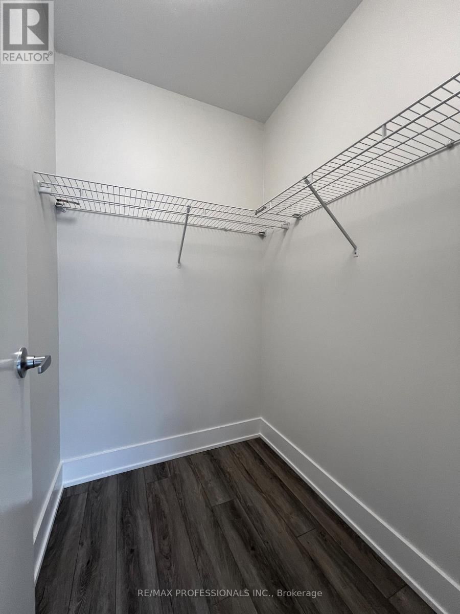 120 - 62 DIXFIELD DRIVE Image 24