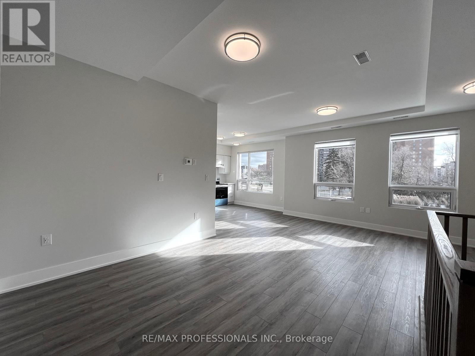 120 - 62 DIXFIELD DRIVE Image 3