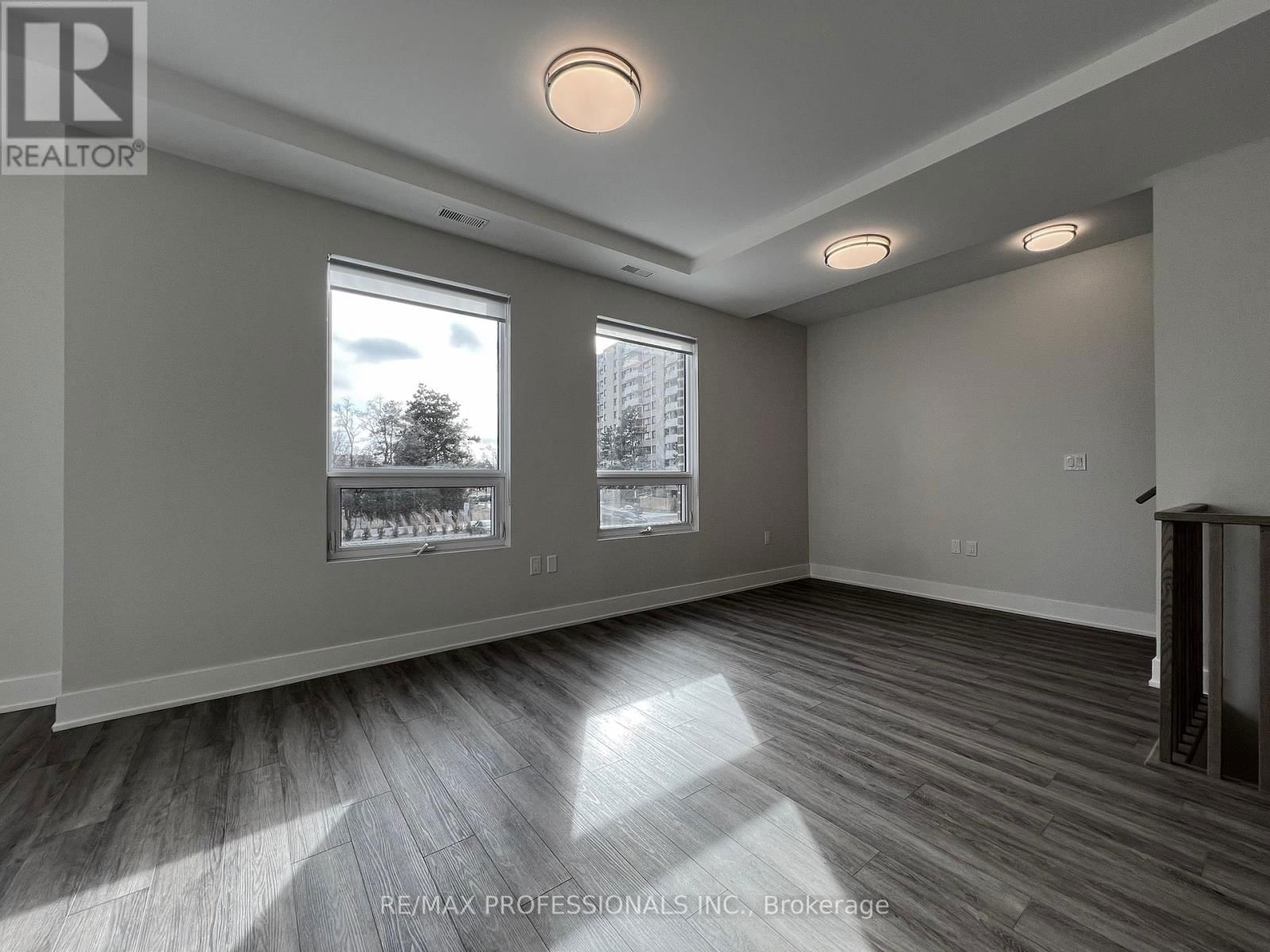 120 - 62 DIXFIELD DRIVE Image 5