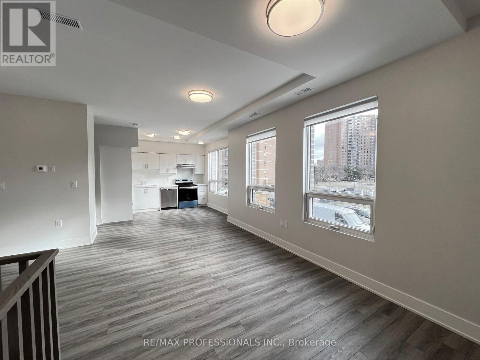 120 - 62 DIXFIELD DRIVE Image 7