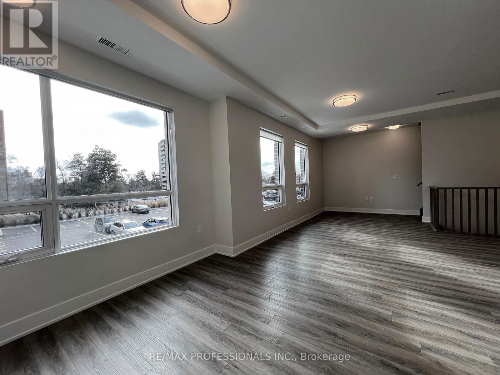 123 - 62 DIXFIELD DRIVE Image 15