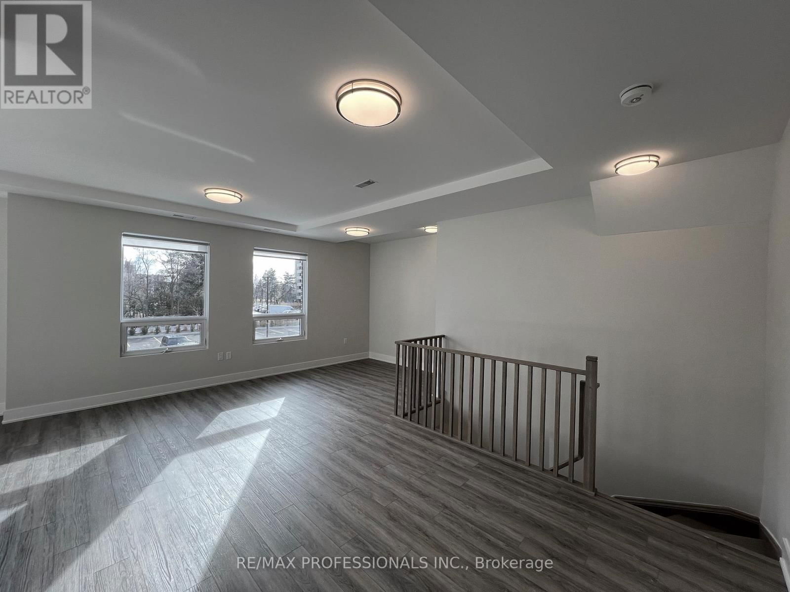 123 - 62 DIXFIELD DRIVE Image 5