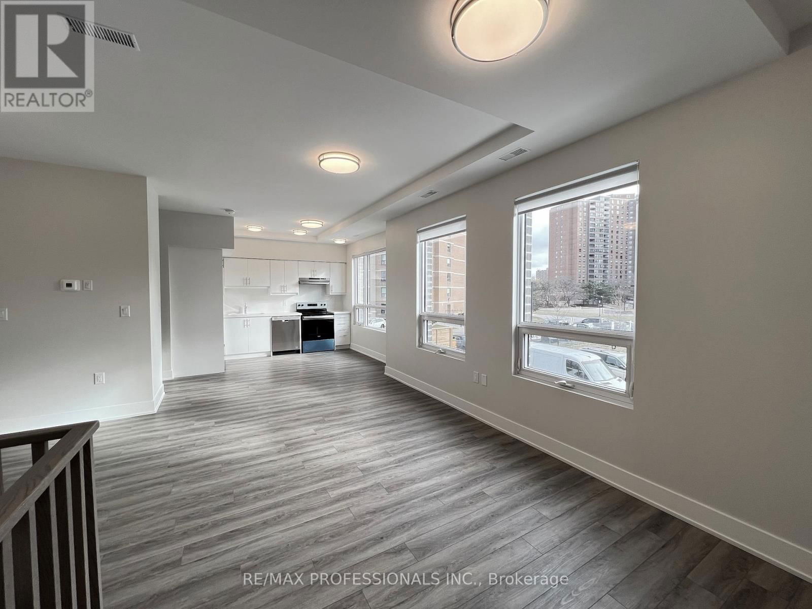 123 - 62 DIXFIELD DRIVE Image 8