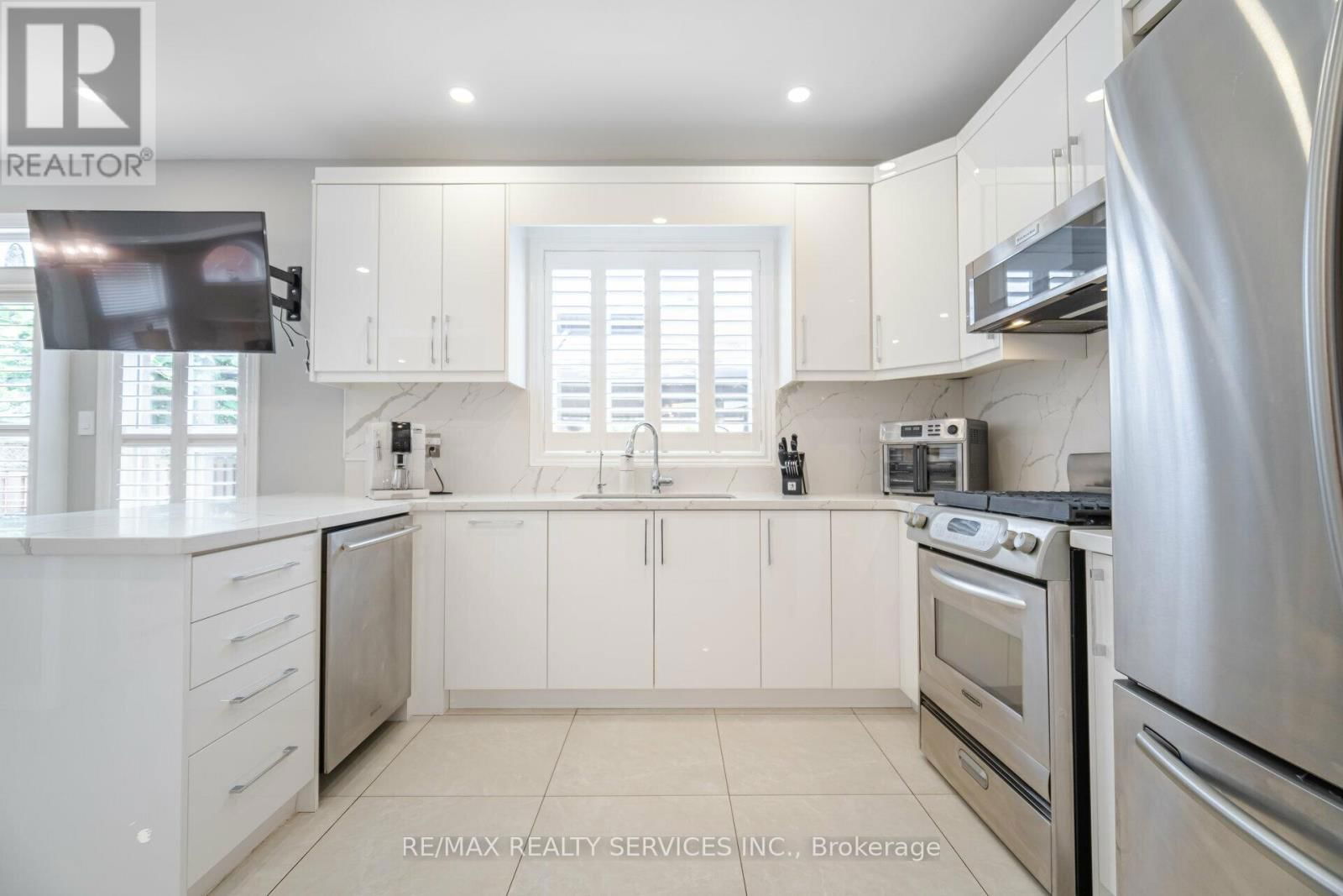 1317 WELLER CROSS Image 14