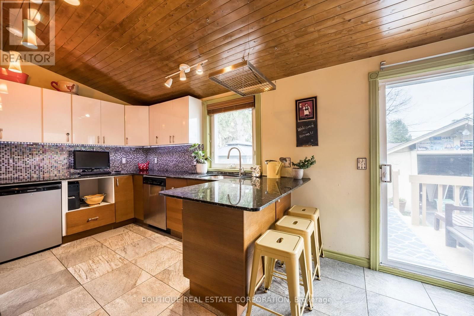 36 FRANCES AVENUE Image 14