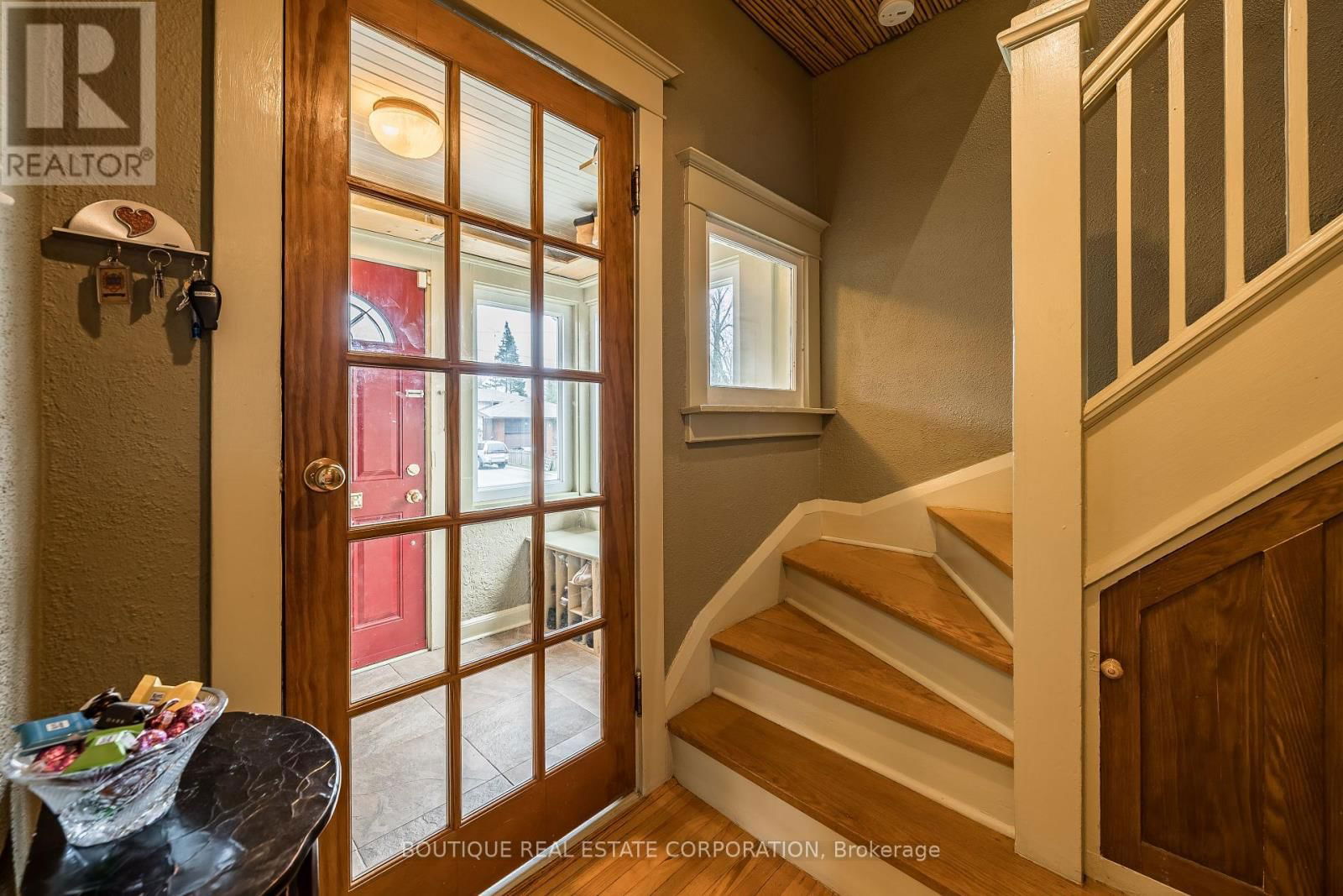 36 FRANCES AVENUE Image 4