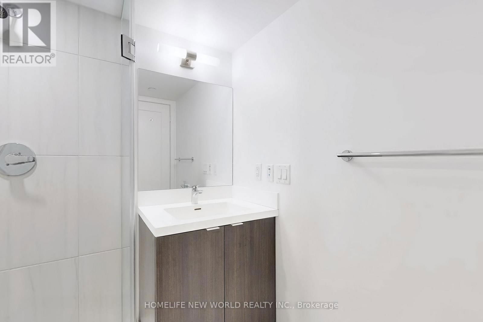 905 - 10 EVA ROAD Image 22