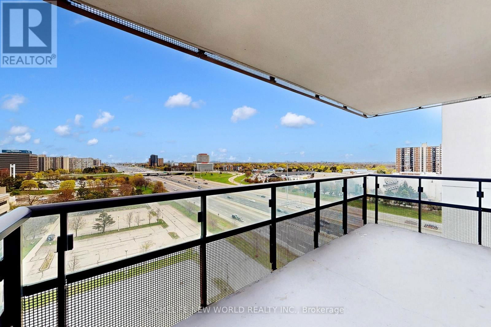 905 - 10 EVA ROAD Image 31