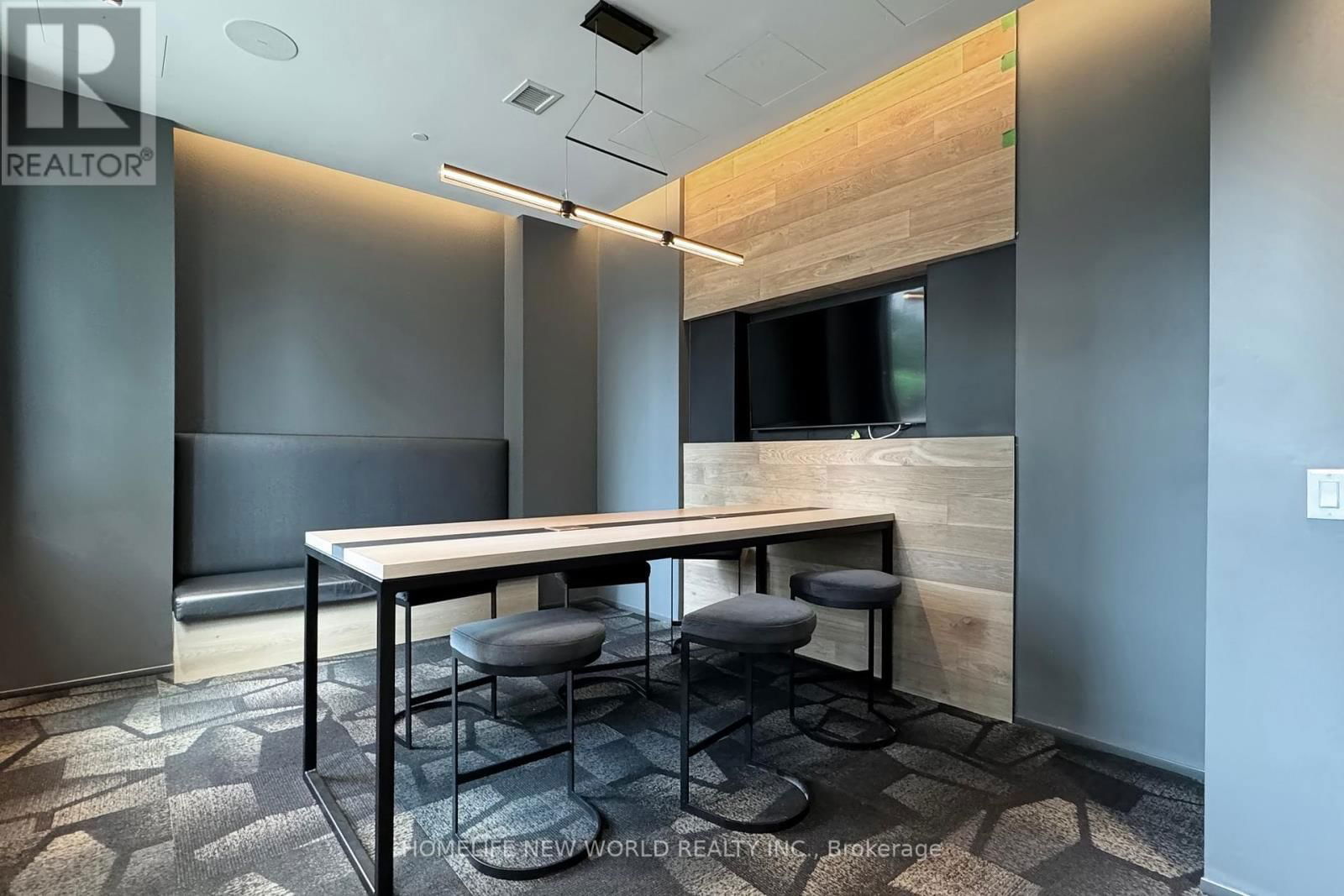 905 - 10 EVA ROAD Image 38
