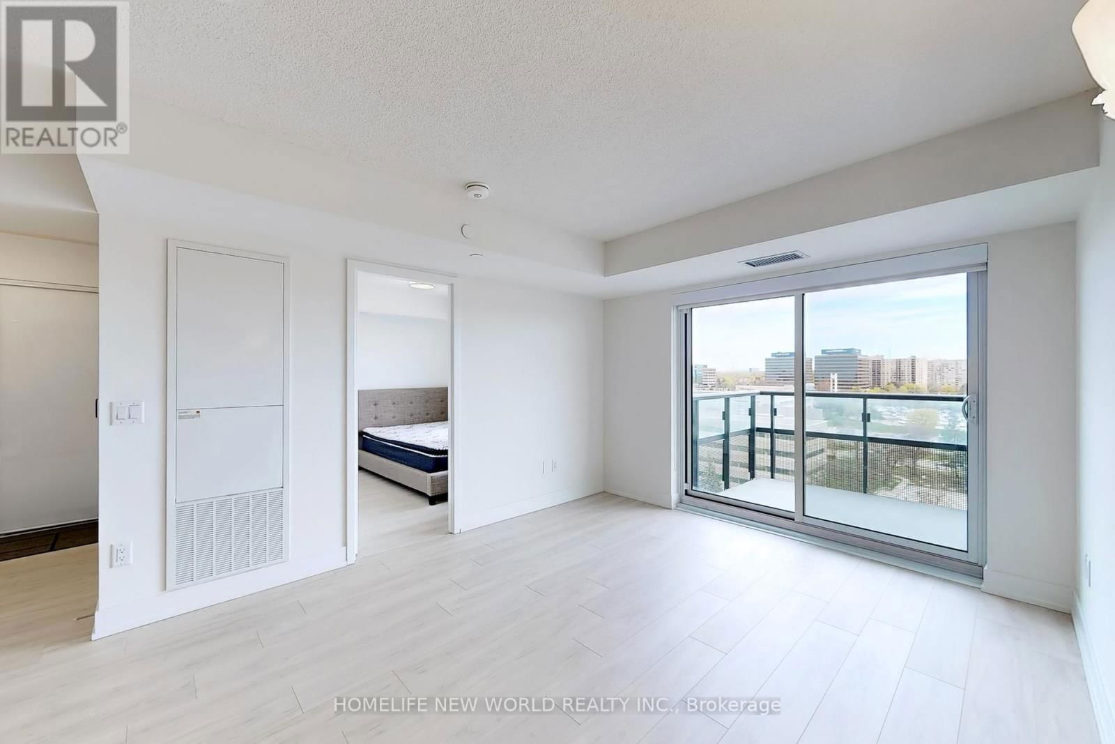 905 - 10 EVA ROAD Image 5