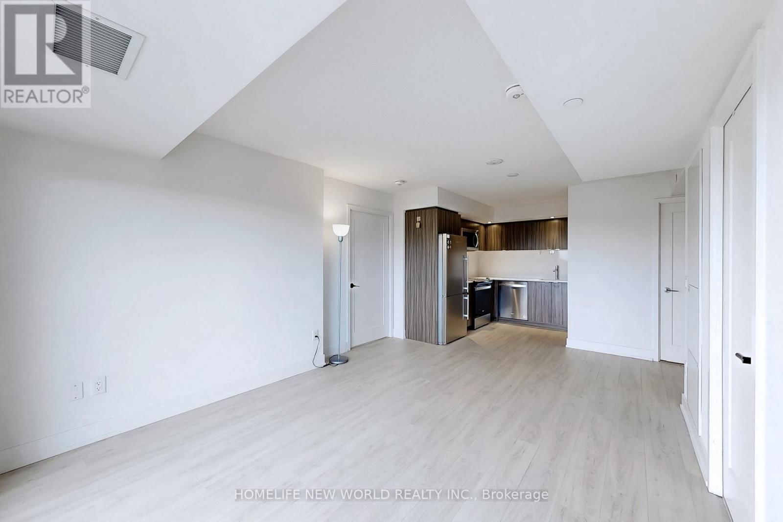 905 - 10 EVA ROAD Image 6