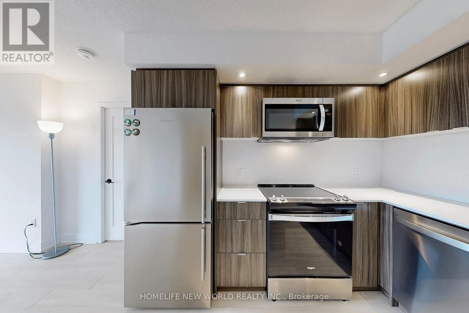 905 - 10 EVA ROAD Image 9
