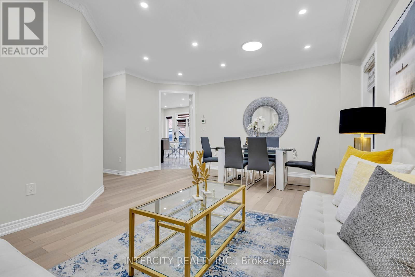 98 LOLA CRESCENT Image 11