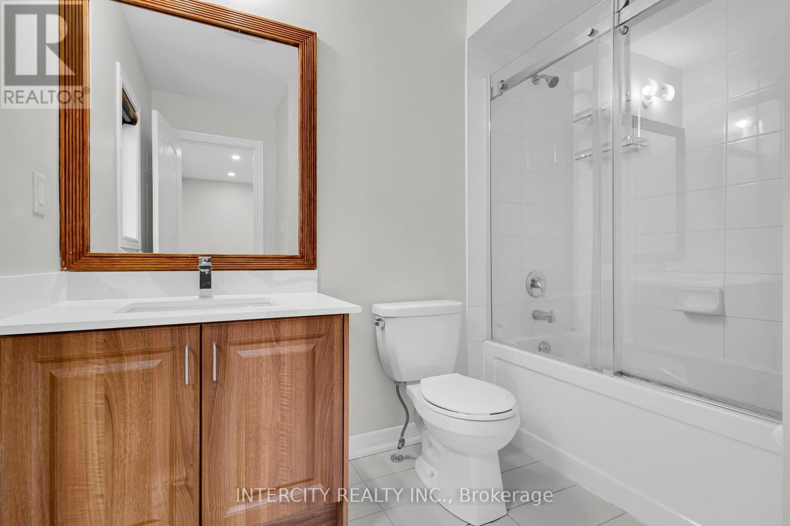 98 LOLA CRESCENT Image 38