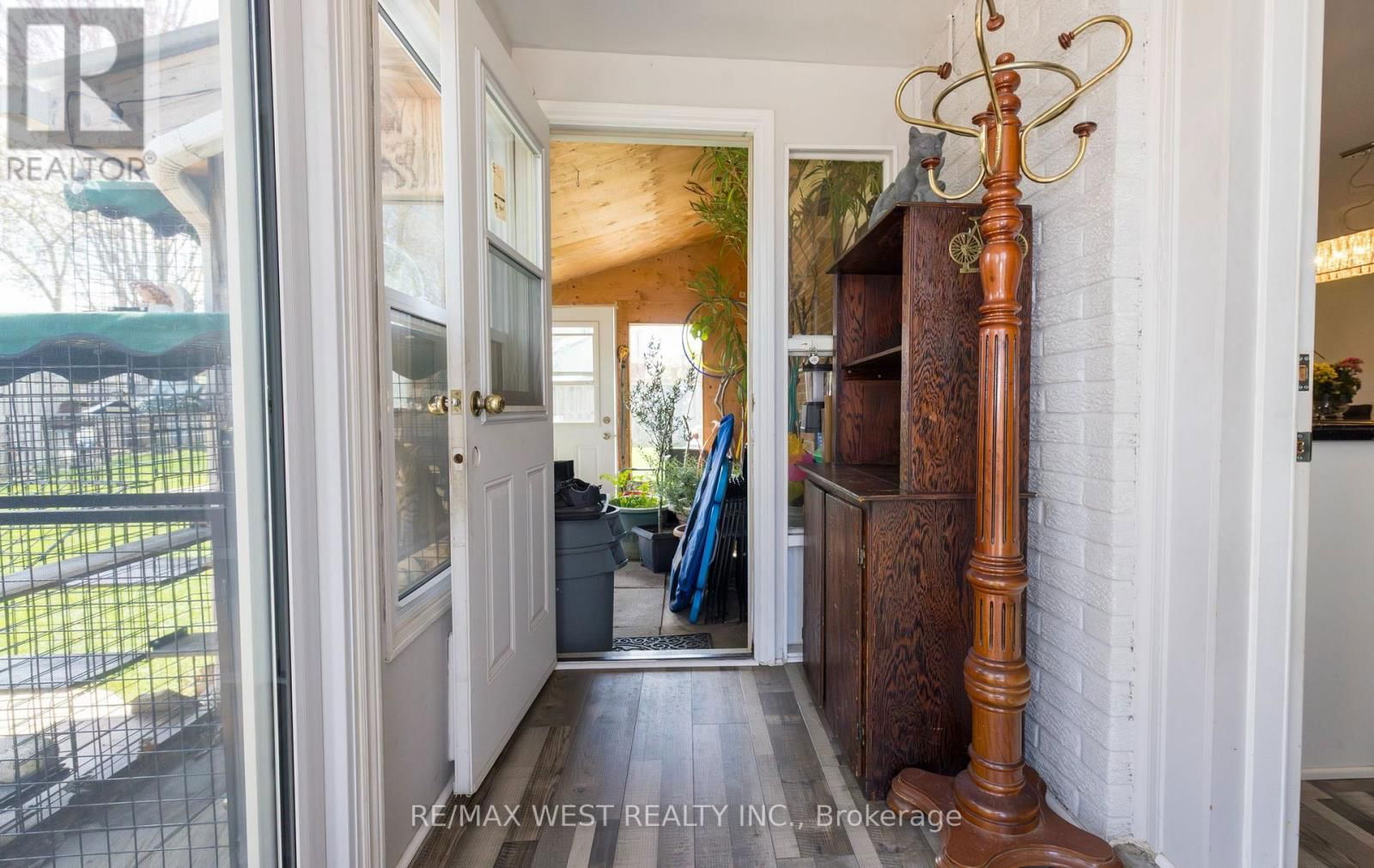 7110 CODLIN AVENUE Image 15