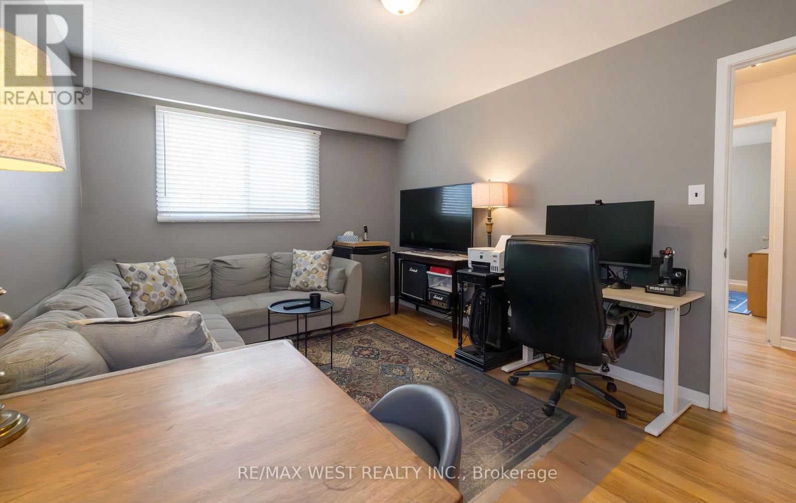 7110 CODLIN AVENUE Image 19