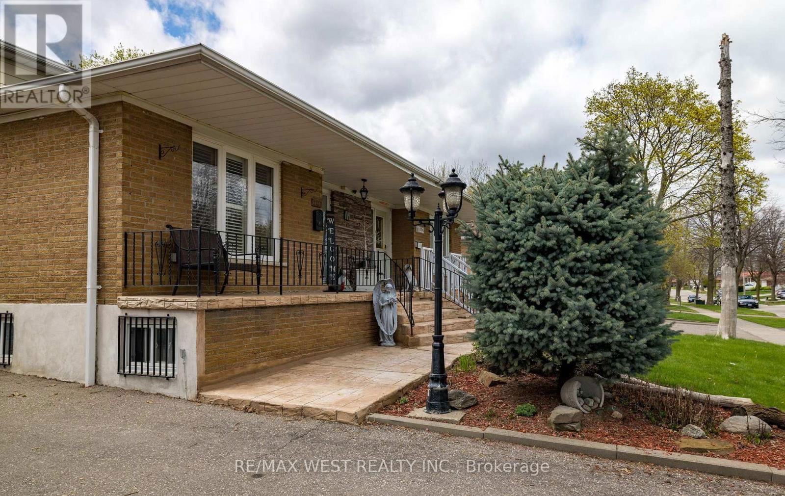 7110 CODLIN AVENUE Image 4