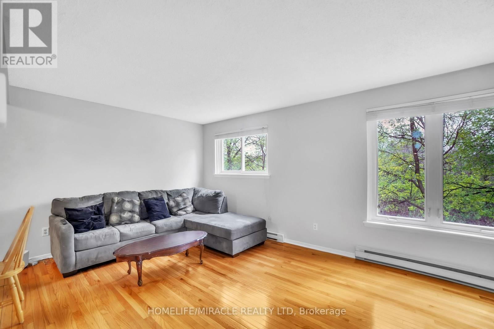 22 ROSSET CRESCENT Image 11