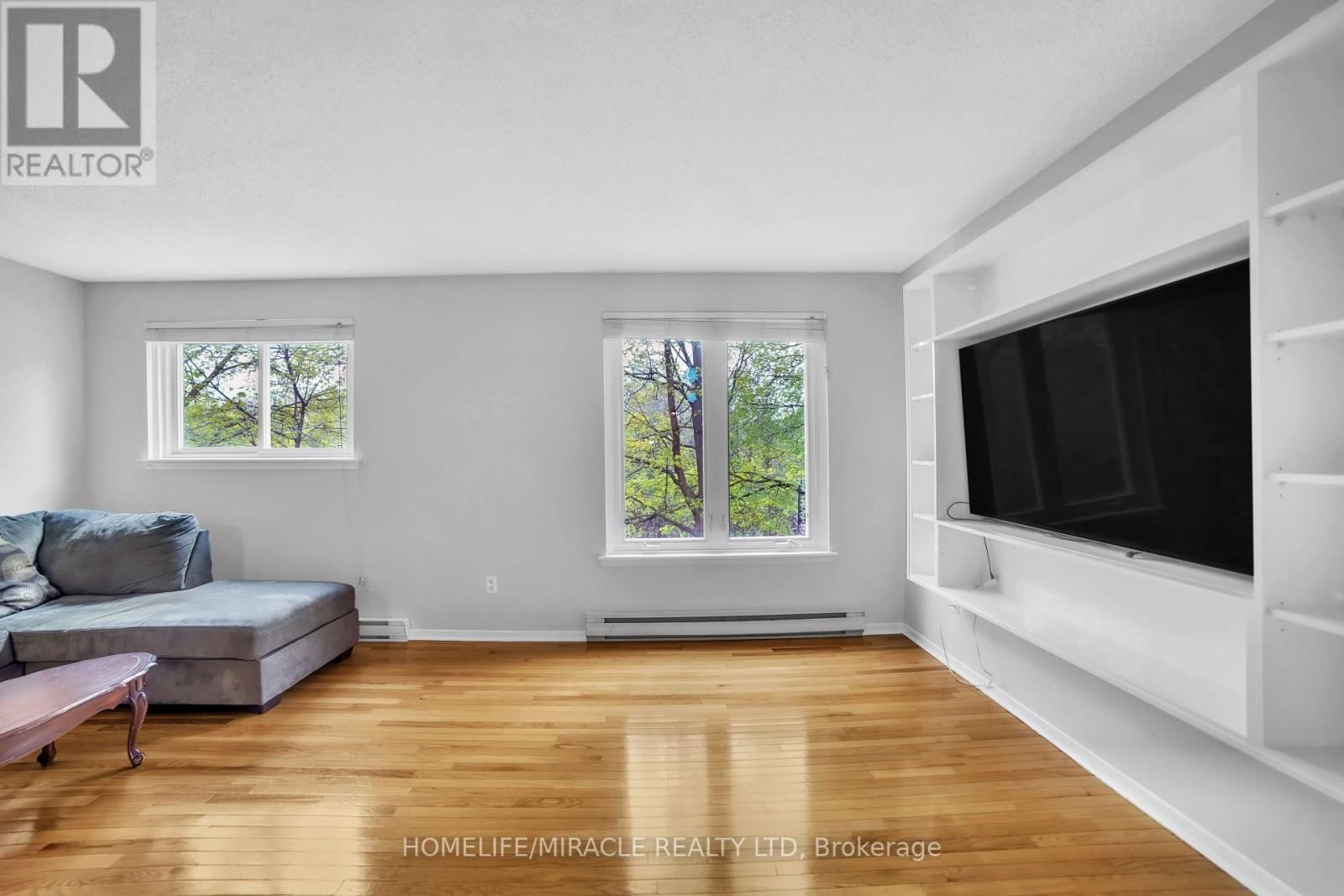 22 ROSSET CRESCENT Image 12