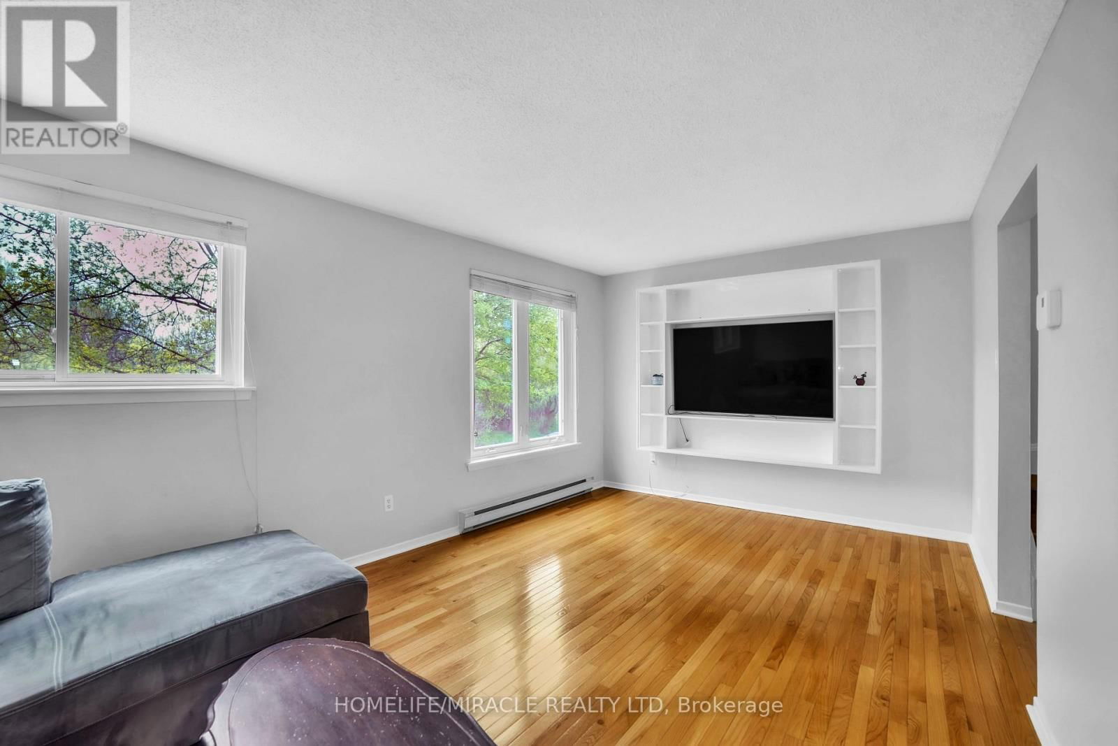22 ROSSET CRESCENT Image 13
