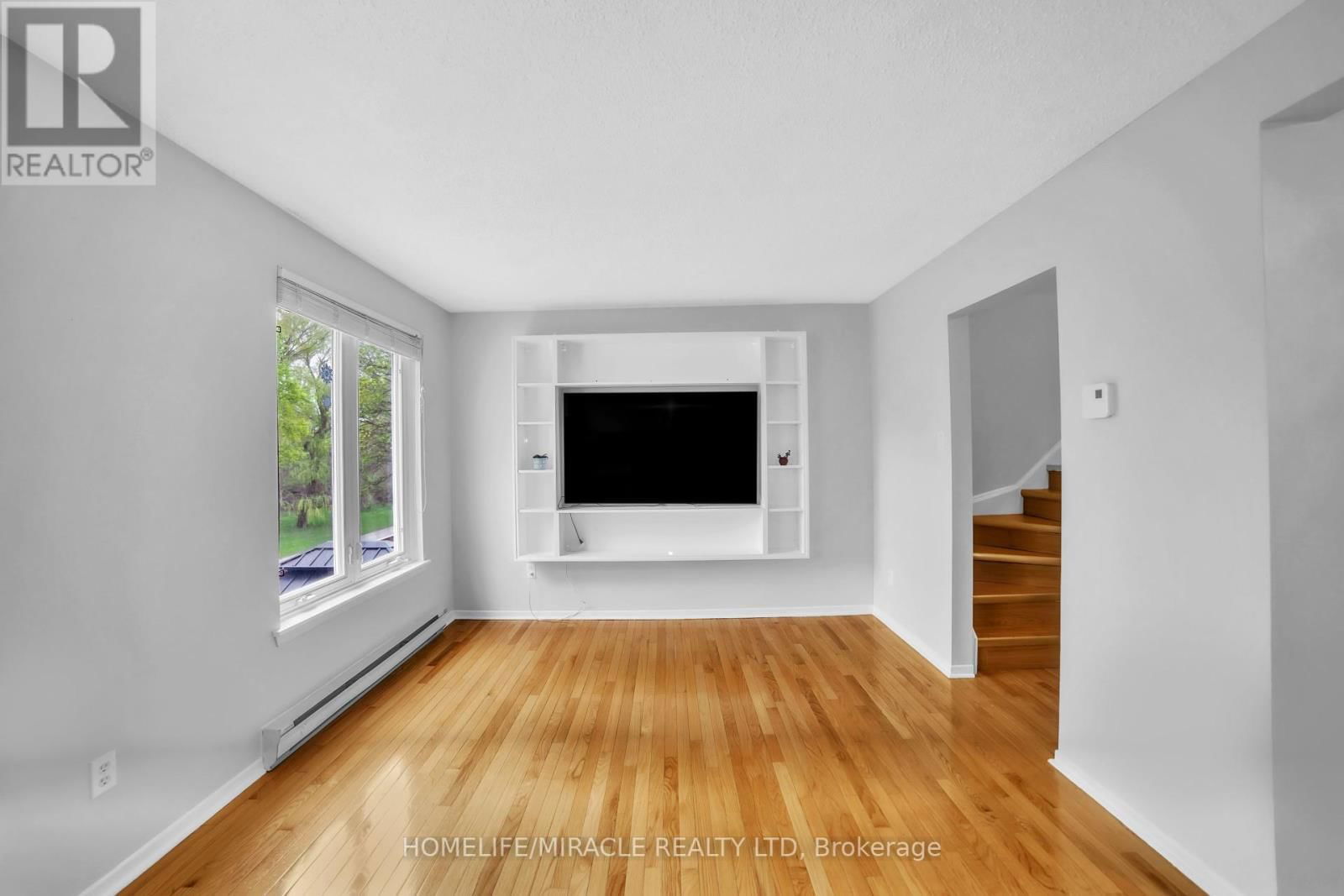 22 ROSSET CRESCENT Image 14