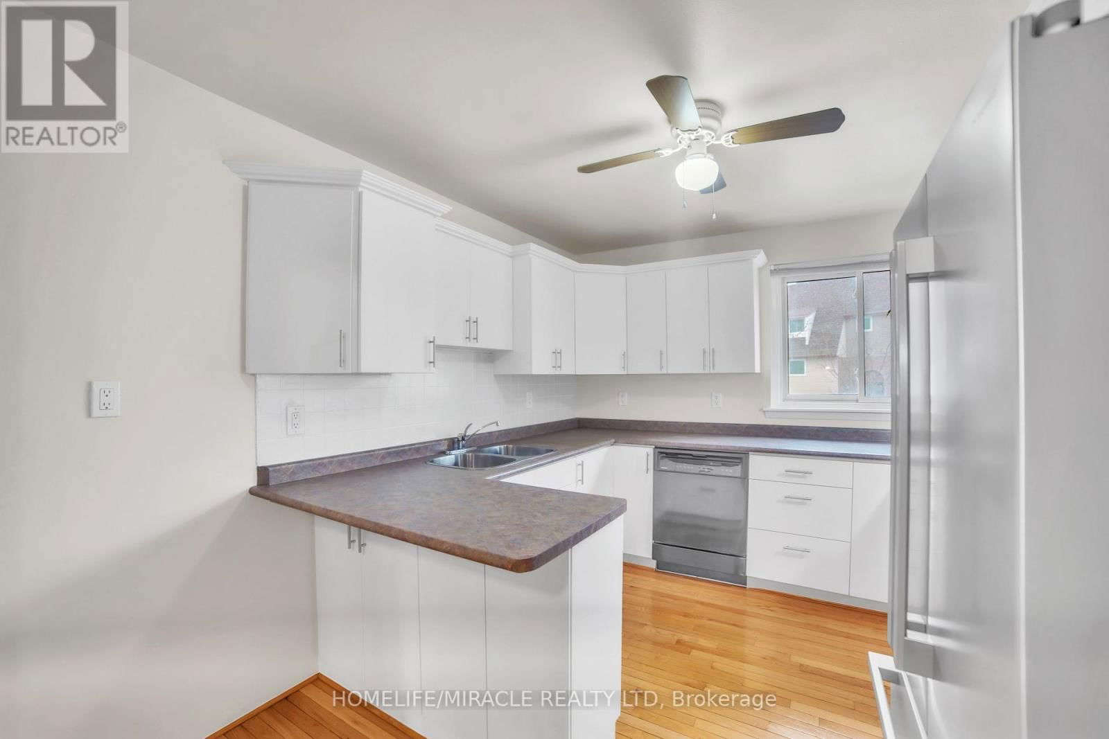 22 ROSSET CRESCENT Image 17