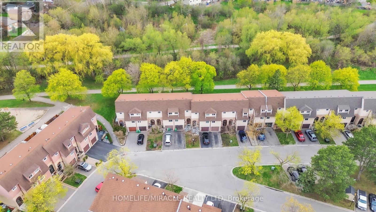 22 ROSSET CRESCENT Image 2