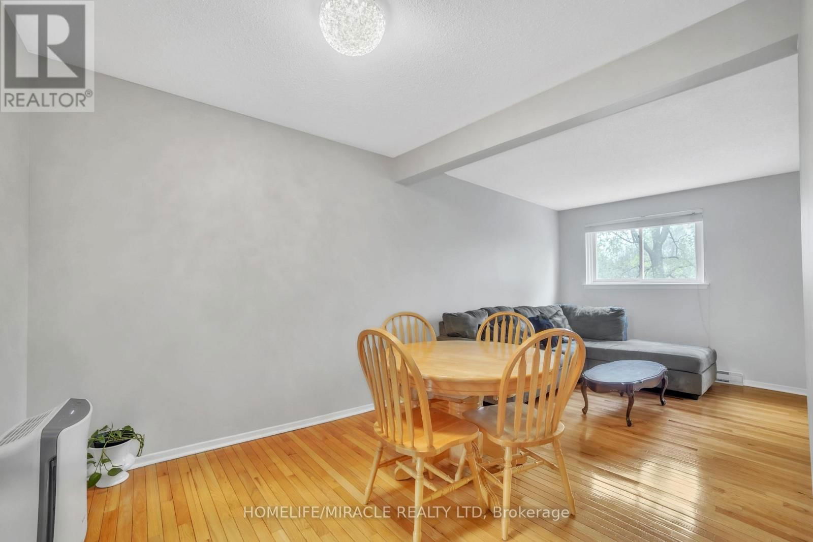 22 ROSSET CRESCENT Image 20