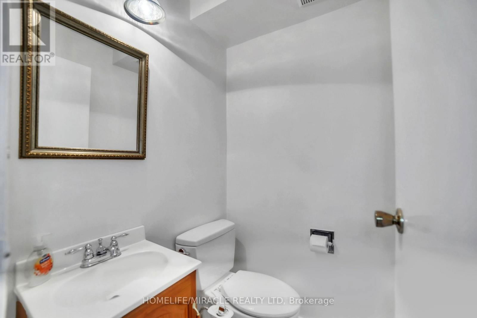 22 ROSSET CRESCENT Image 31