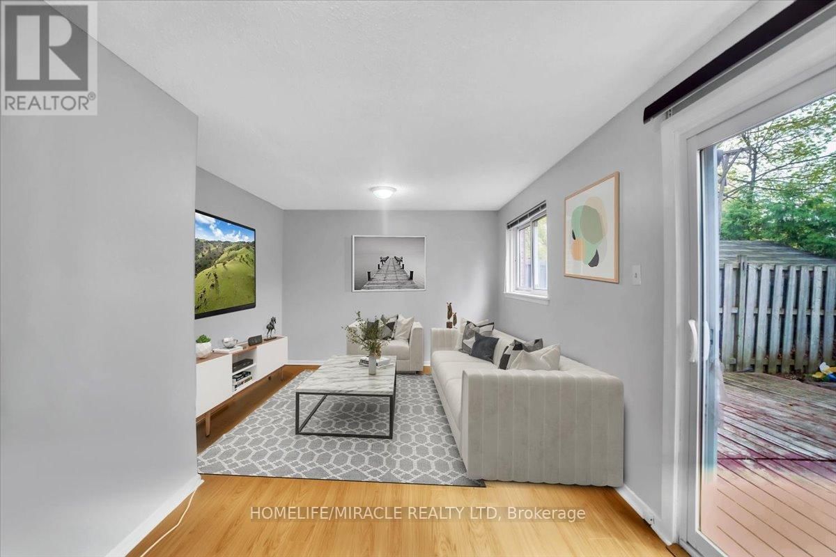 22 ROSSET CRESCENT Image 9