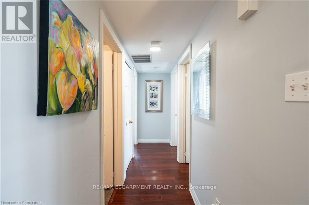 201 - 1701 LAMPMAN AVENUE Image 10