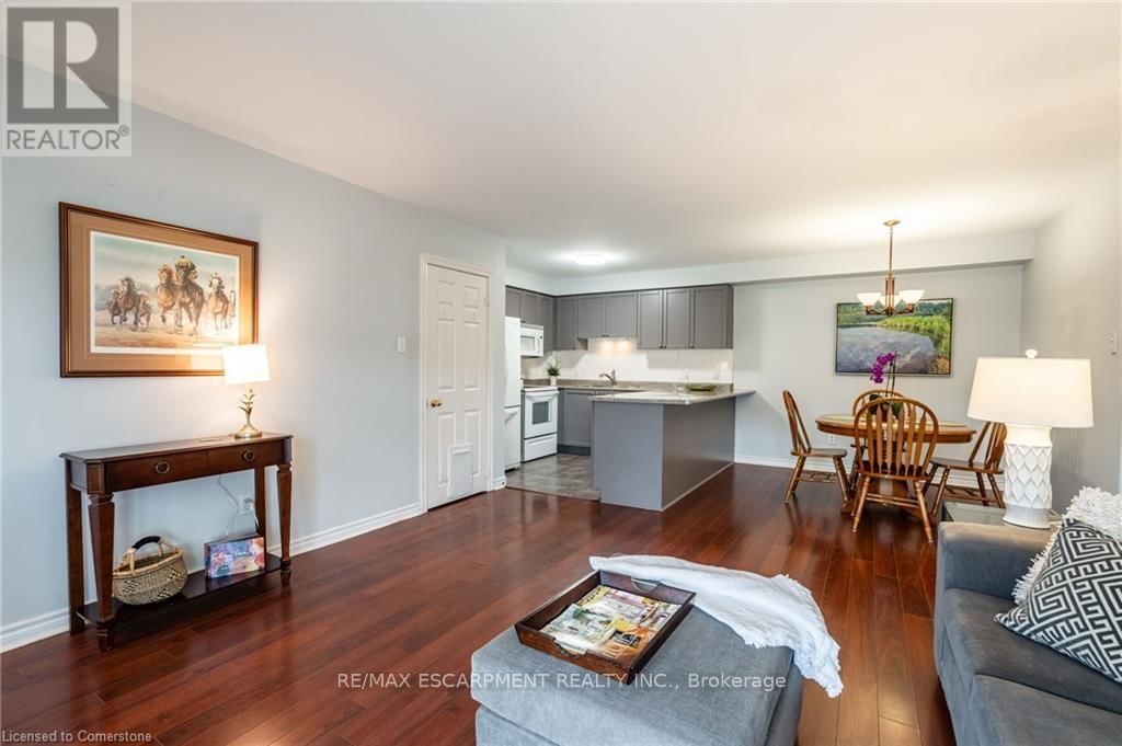 201 - 1701 LAMPMAN AVENUE Image 3