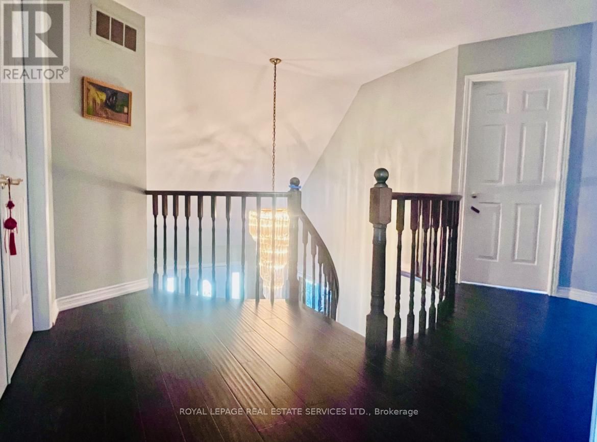 UPPER - 1417 THISTLEDOWN ROAD Image 21