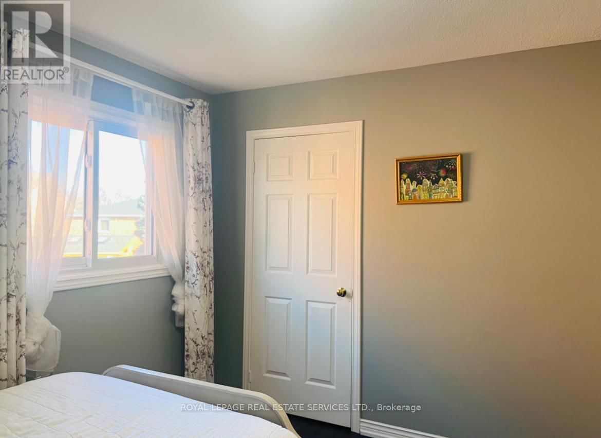 UPPER - 1417 THISTLEDOWN ROAD Image 23