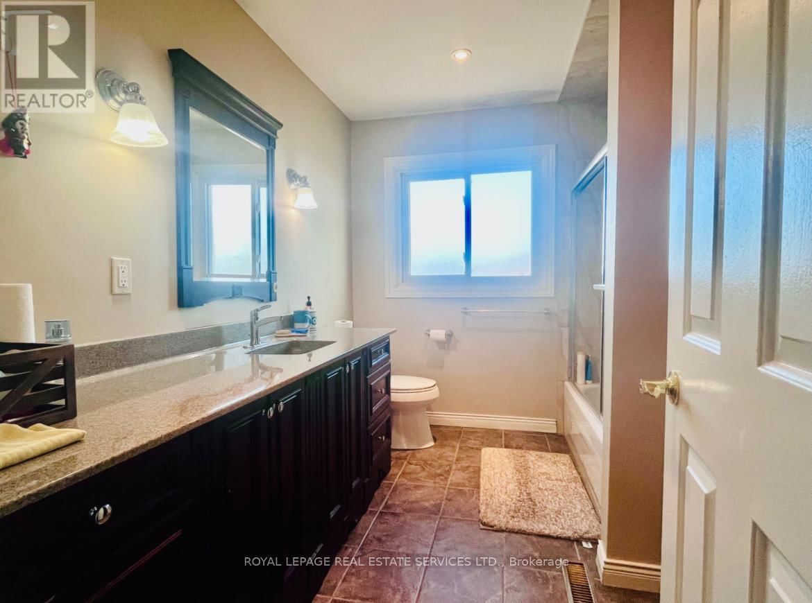 UPPER - 1417 THISTLEDOWN ROAD Image 26