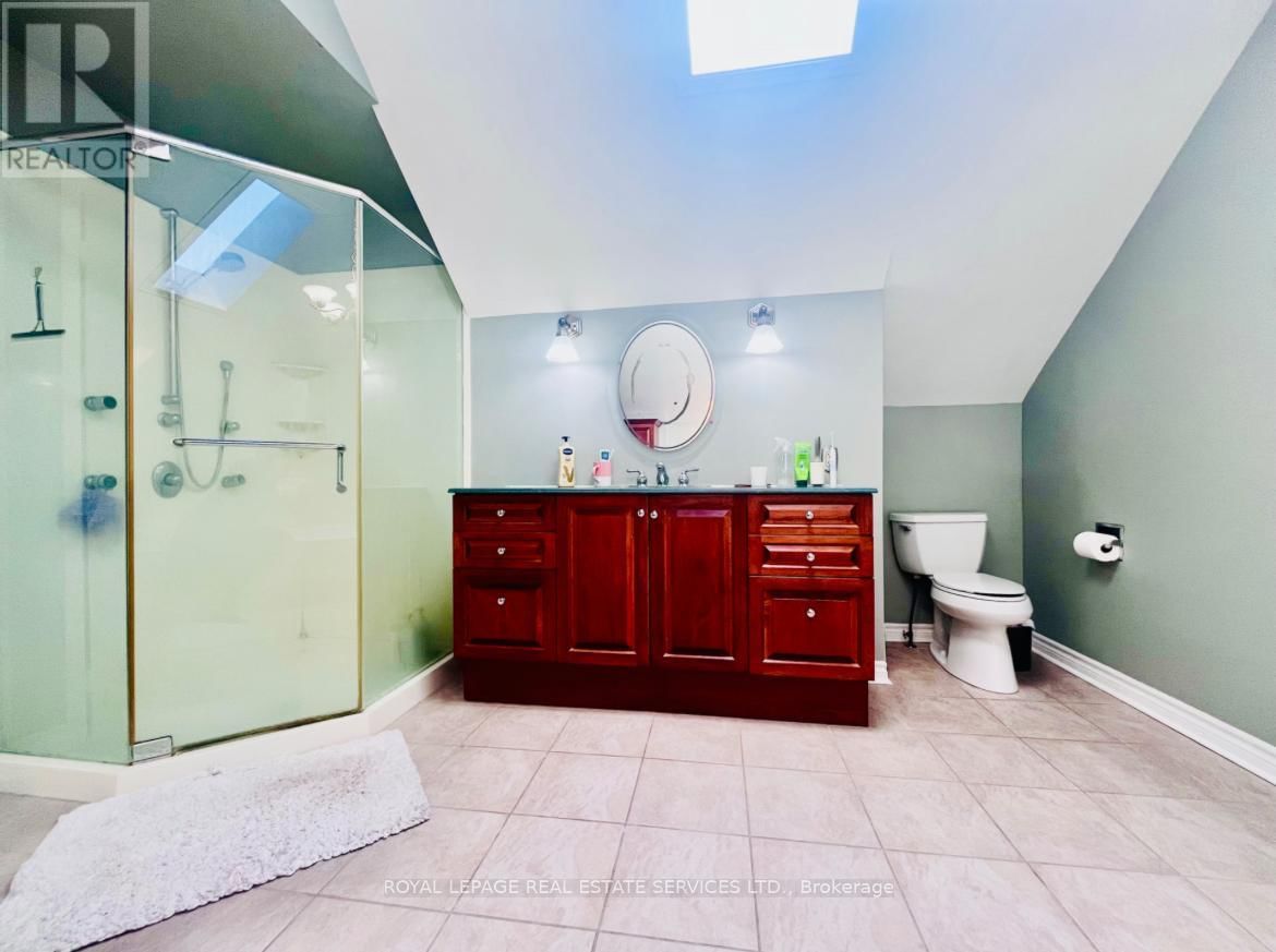 UPPER - 1417 THISTLEDOWN ROAD Image 32