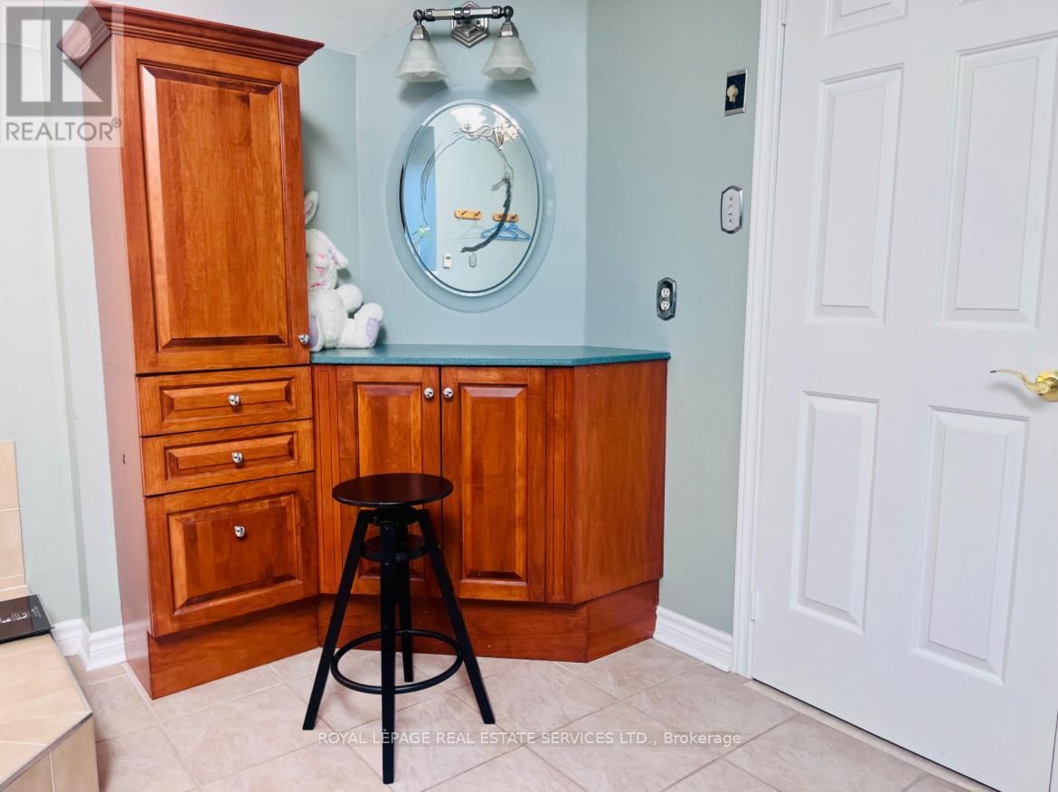 UPPER - 1417 THISTLEDOWN ROAD Image 33