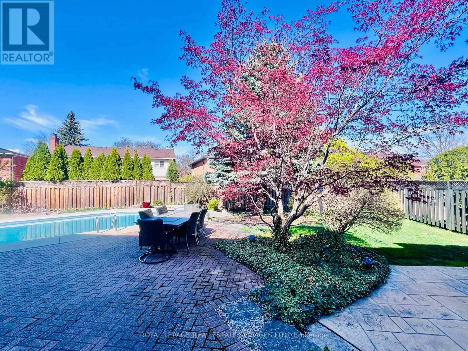 UPPER - 1417 THISTLEDOWN ROAD Image 34