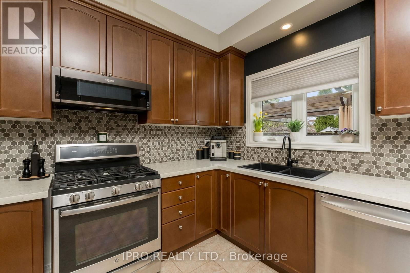 126 NIAGARA TRAIL Image 20