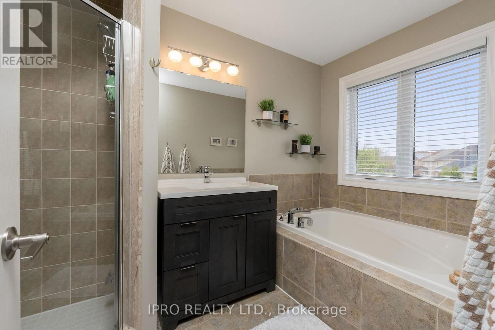 126 NIAGARA TRAIL Image 26