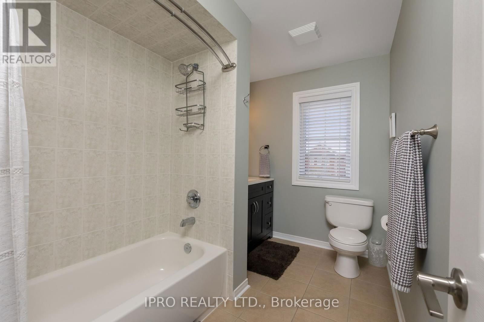 126 NIAGARA TRAIL Image 32