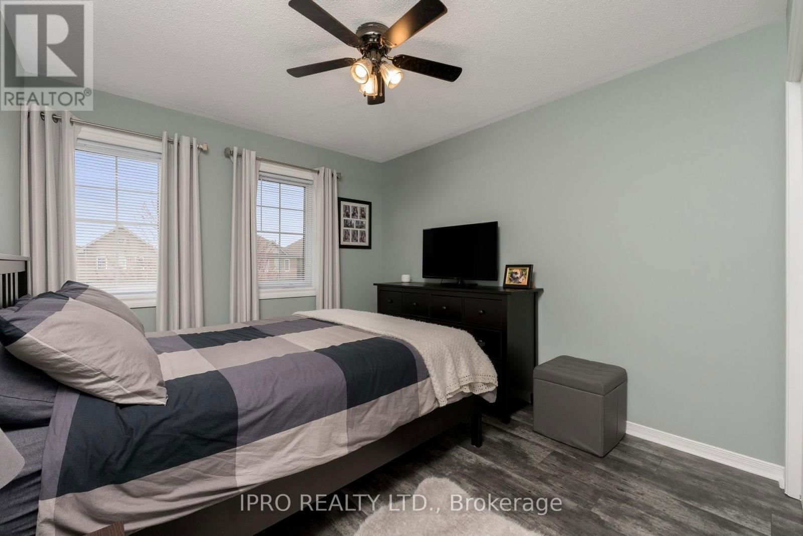 126 NIAGARA TRAIL Image 34
