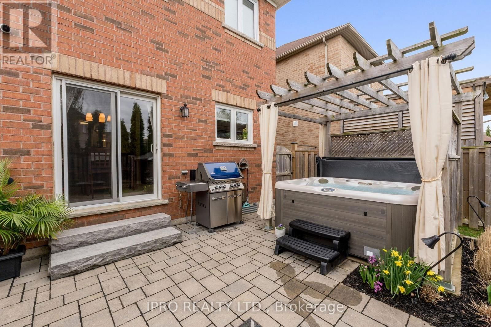 126 NIAGARA TRAIL Image 38