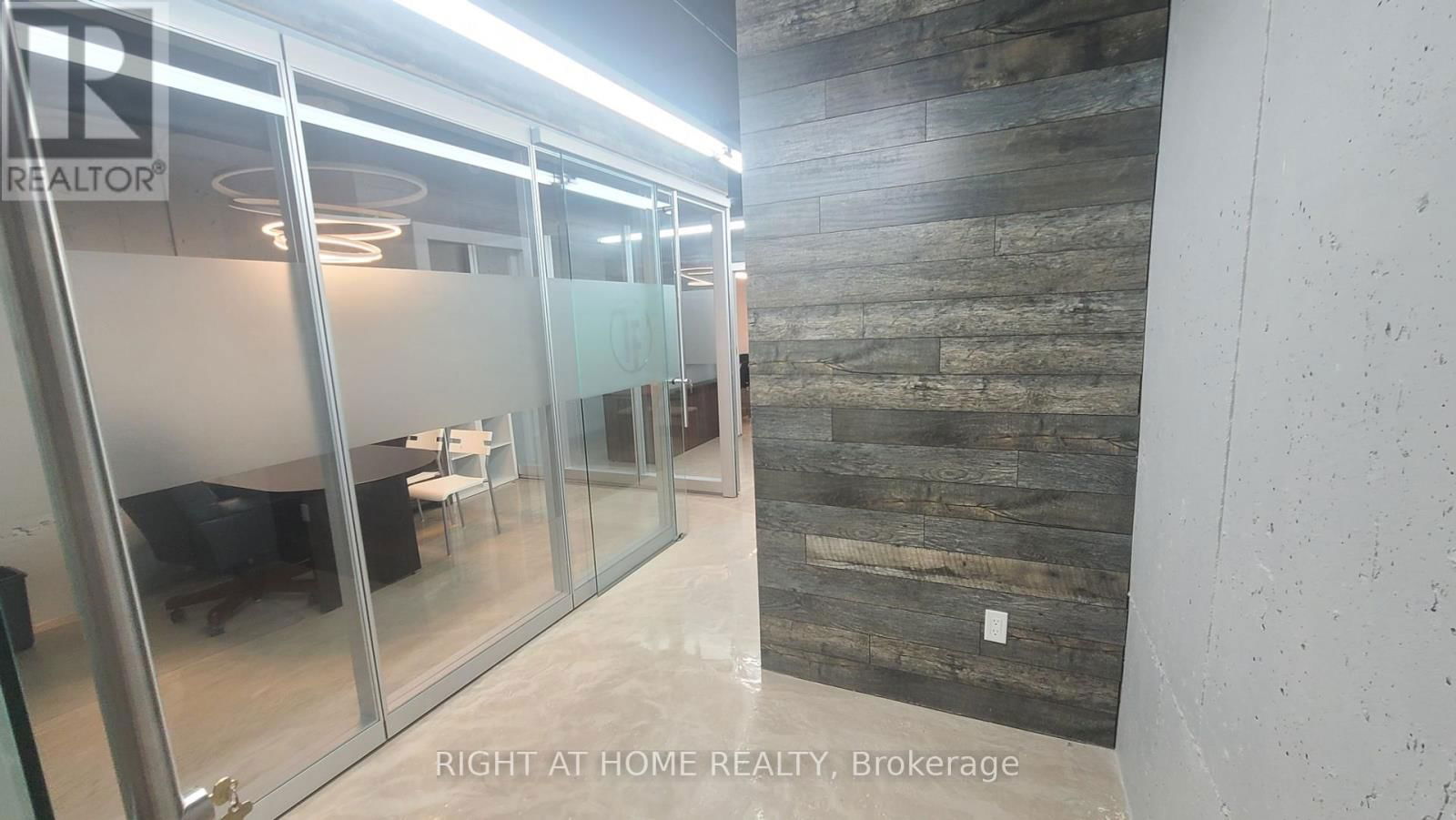 104 - 49 HILLCREST AVENUE Image 13