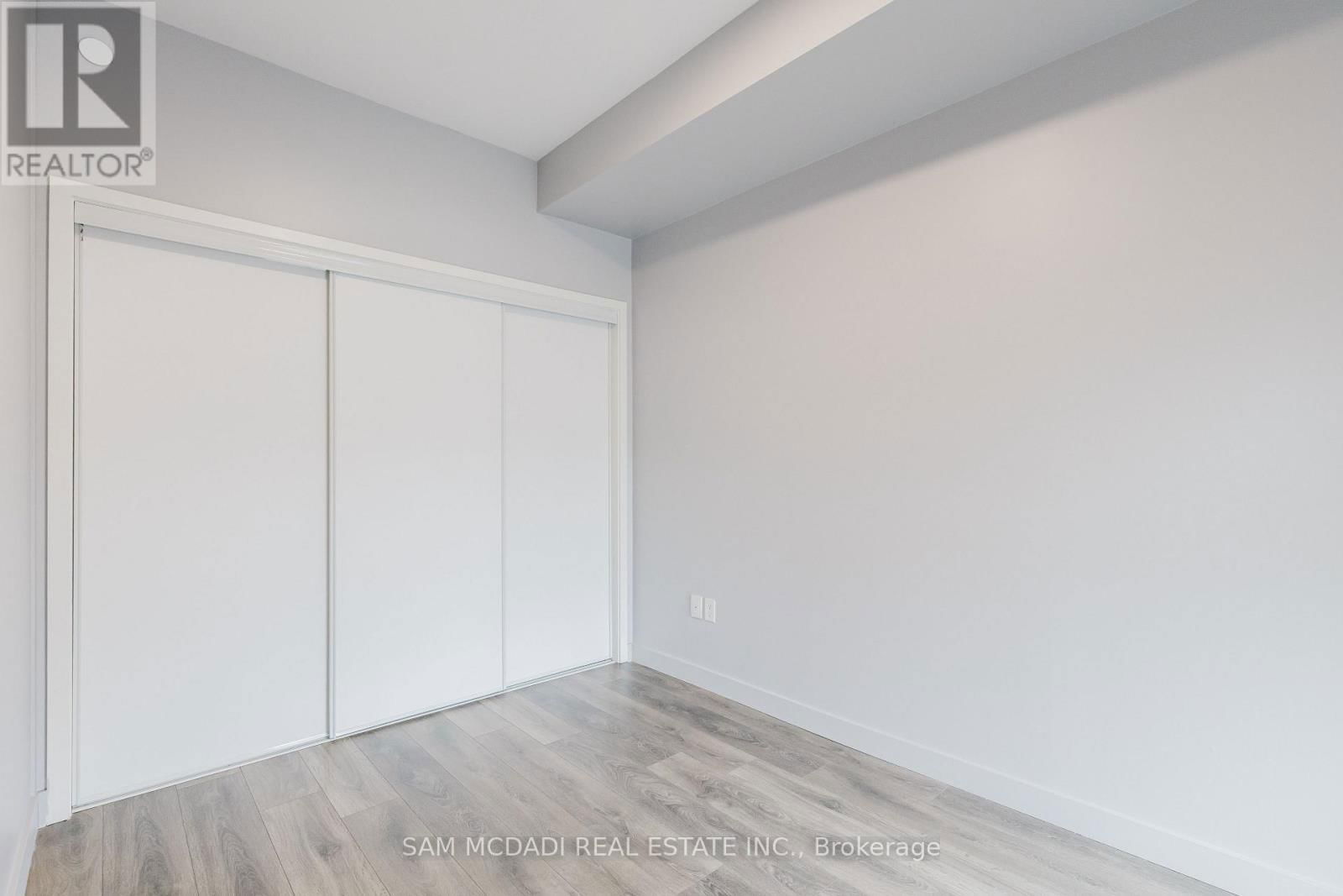 105 - 168 SABINA DRIVE Image 20