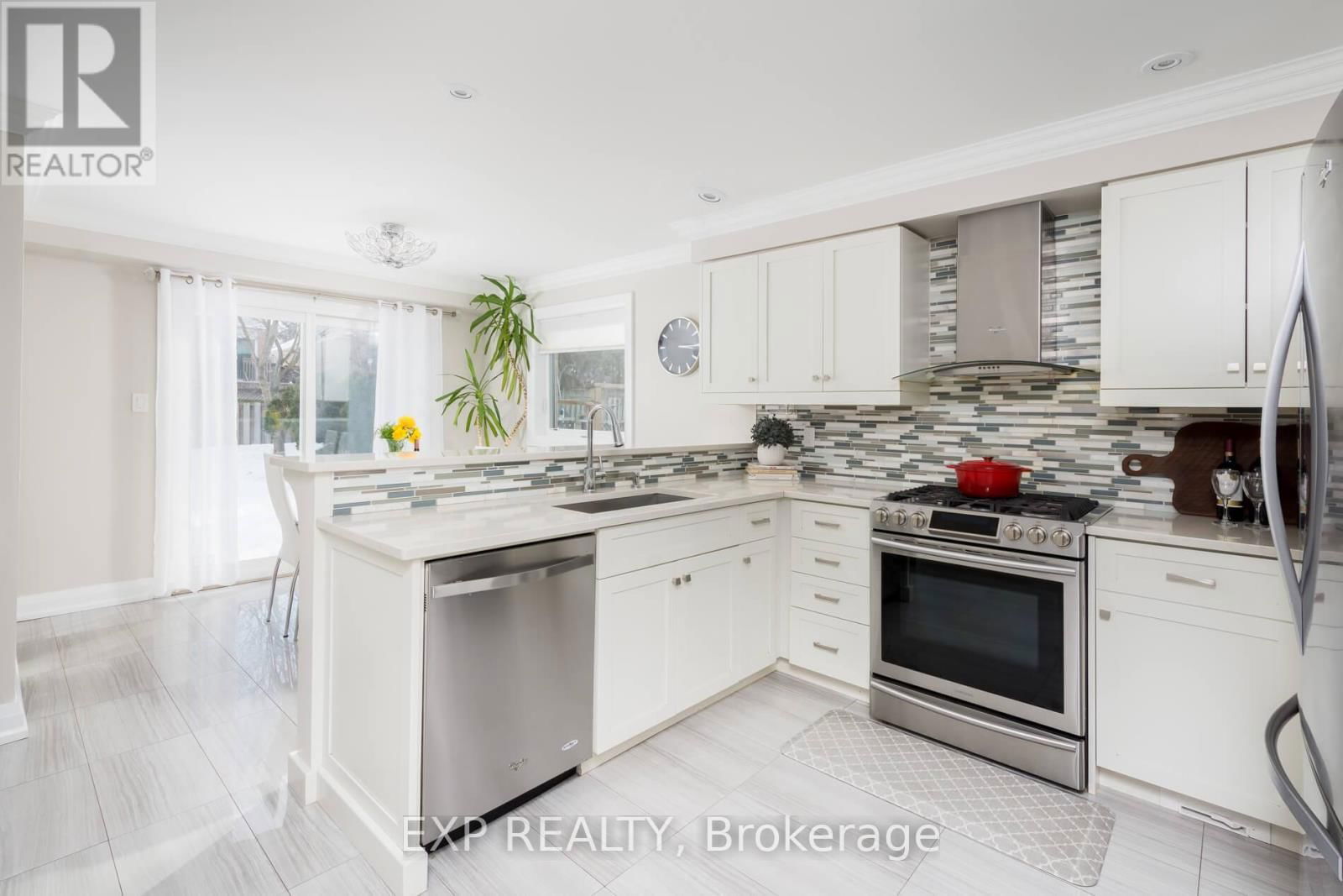 2906 PEACOCK DRIVE Image 11