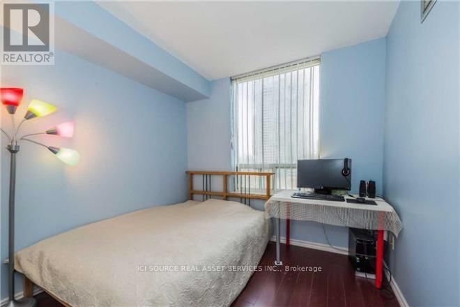 602 - 285 ENFIELD PLACE Image 12