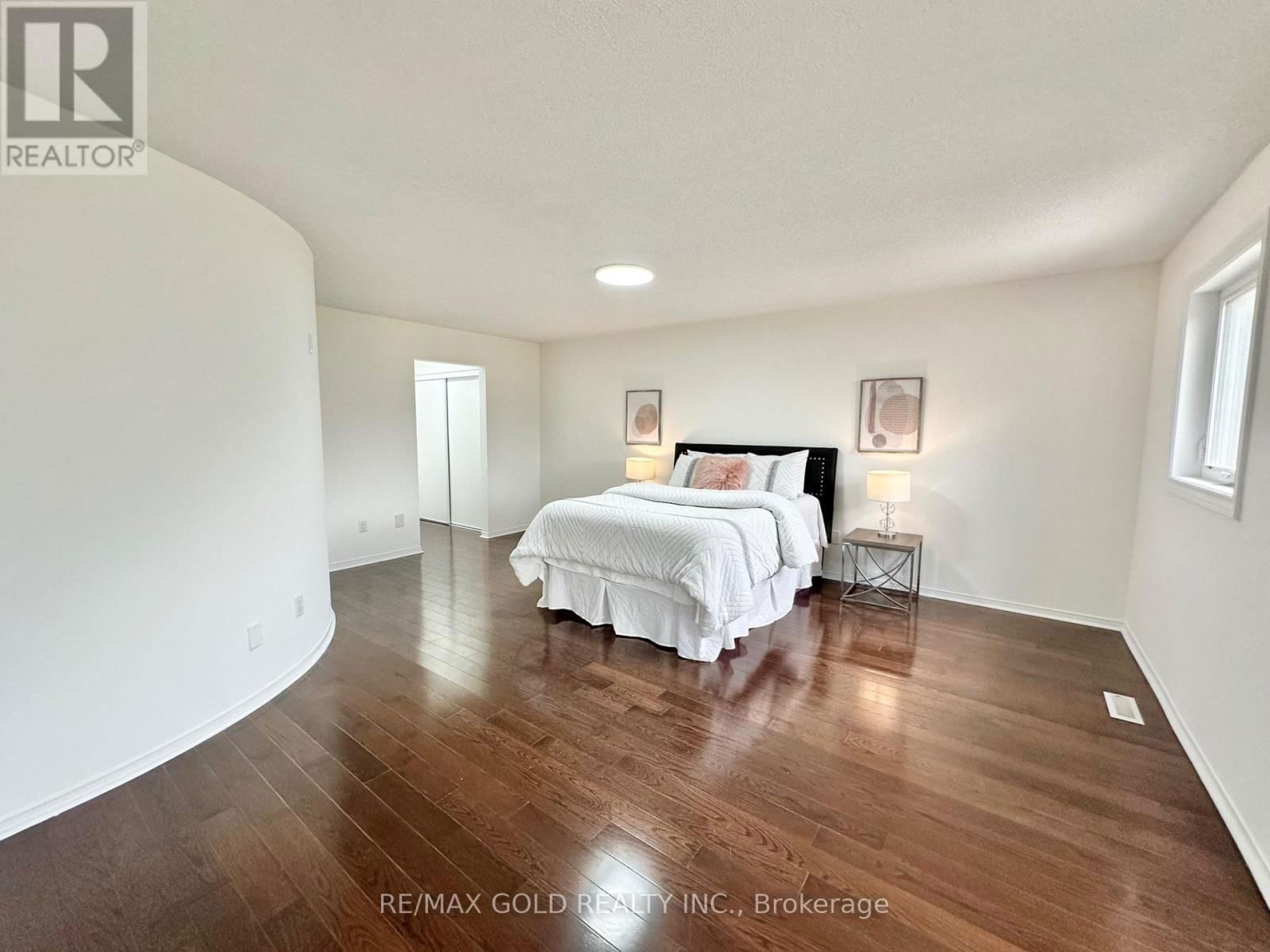 6296 CULMORE CRESCENT Image 29